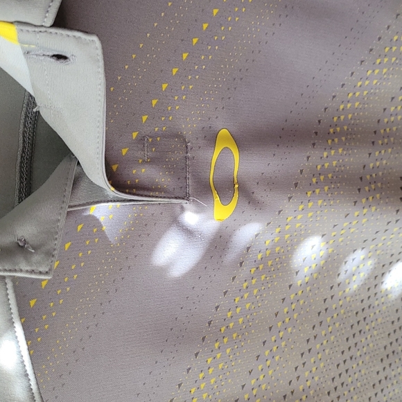 Used, Oakley Hydrolix polo, silver and yellow XL - Picture 4 of 4